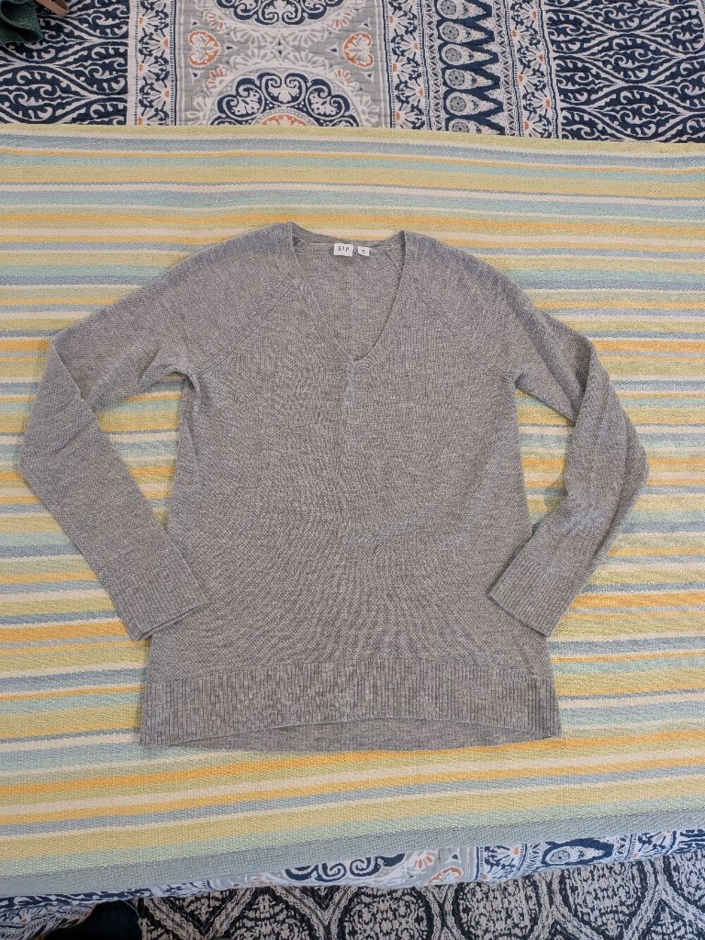 Gap Extra Fine Merino Wool Blend V-Neck Sweater XS Heather Grey Waffle Knit